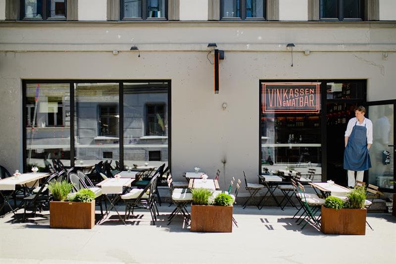 Facade with outdoor terrace