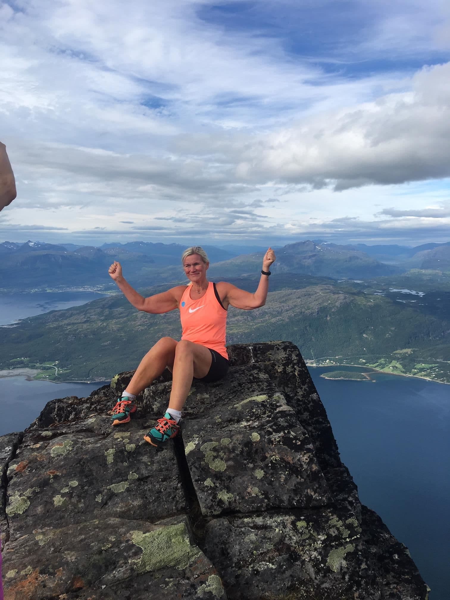 Hiking to Tøttatoppen Peak